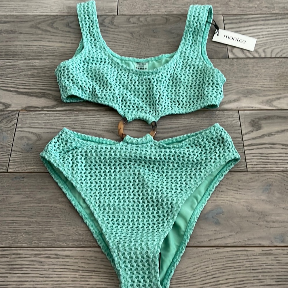 Montce 1piece